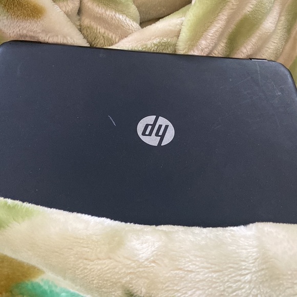 HP LAPTOP - Picture 5 of 8